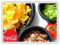 Naćos sa gvakamolom, pico de gallo i crvenim sosom