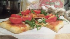 Pizza sa slaninom i rukolom
