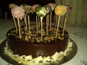 Čokoladna torta sa jagodama i ananasom