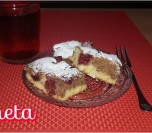 Dvobojni kolač sa višnjama