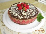 Čokoladna torta sa jagodama