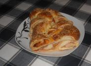 Pletenica sa suhomesnatim nadevom