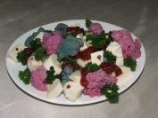 Salata sa ljubičastim karfiolom i mocarelom