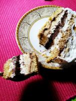 Lešnik torta sa crnom i belom čokoladom