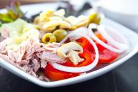 Salata sa tunjevinom i šampinjonima