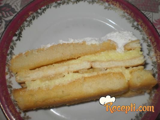 Lagana letnja torta sa bananama