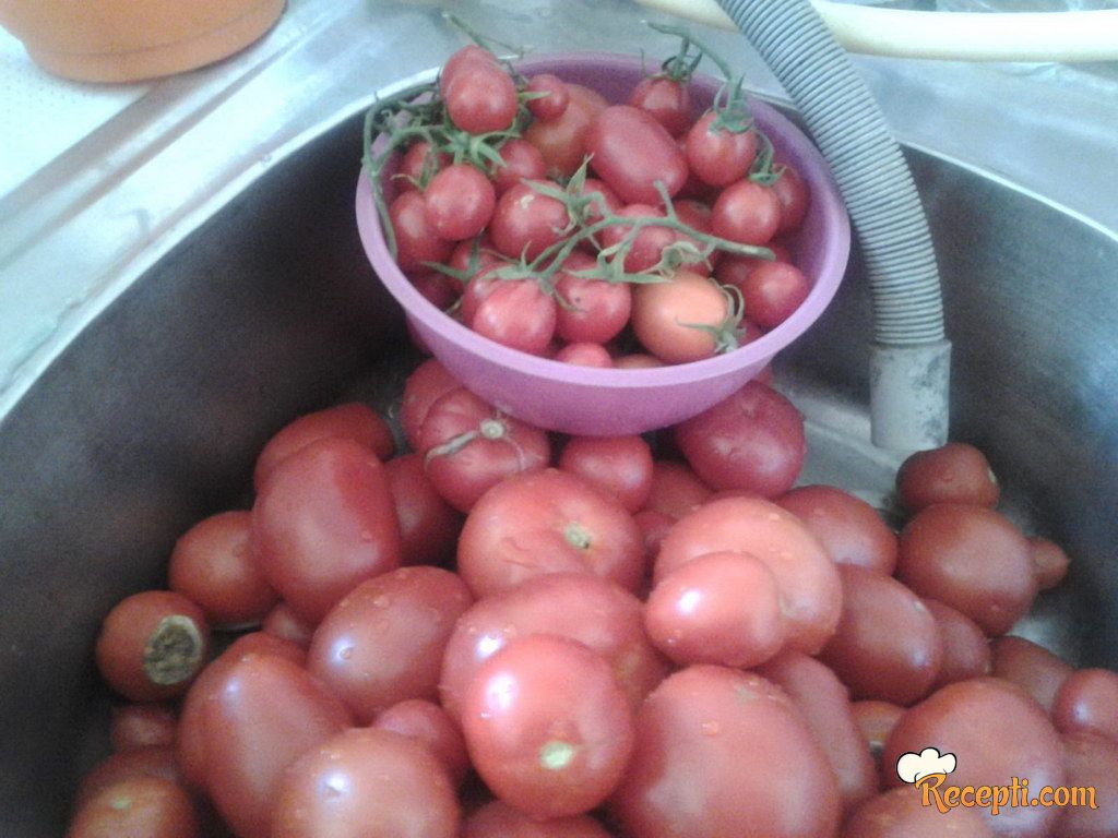 Mleveni paradajz (2)