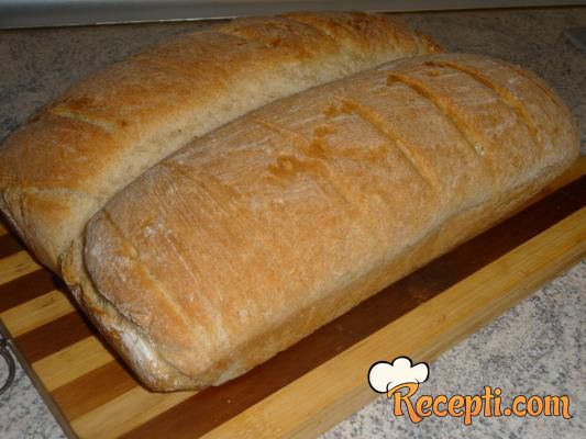 Domaći crni hleb (2)