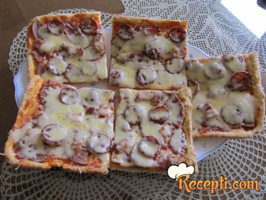 Pizza sa kobasicom