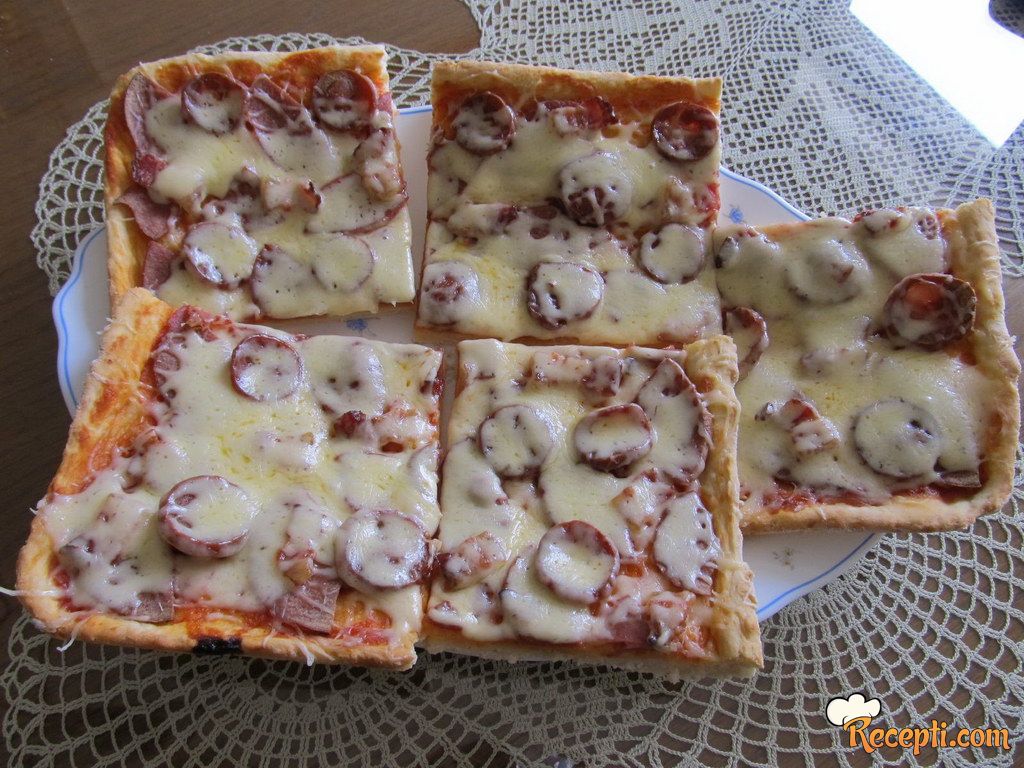 Pizza sa kobasicom