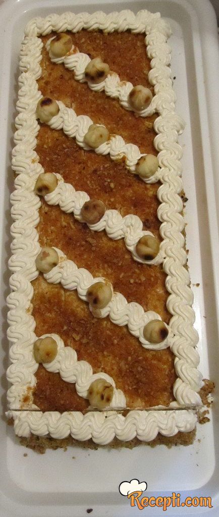 Lešnik torta