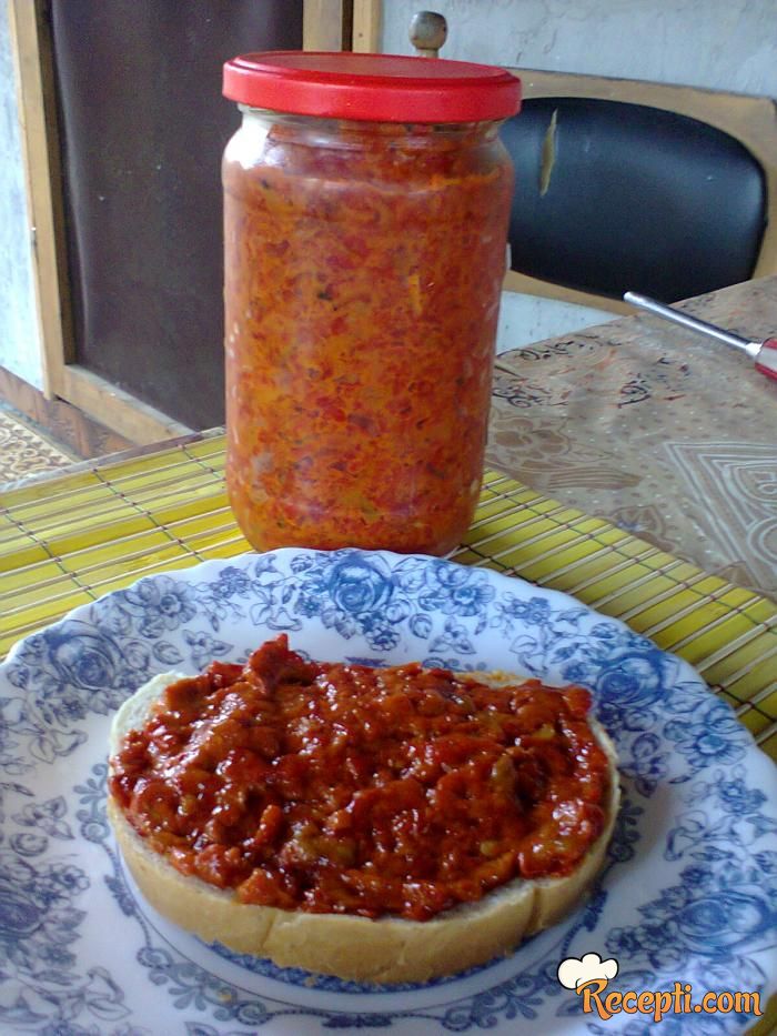 Domaći ajvar (2)