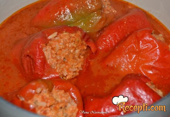 Punjene paprike u paradajz sosu (2)