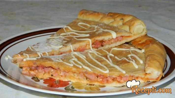 Punjena pizza