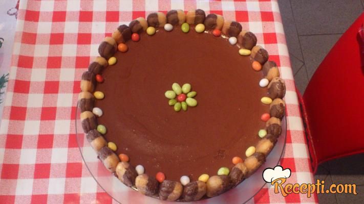 Čokoladna mousse torta