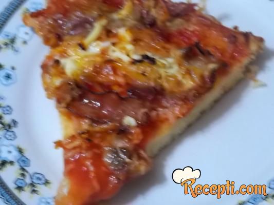 Pizza sa dimljenom slaninom