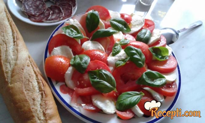 Salata *Caprese*