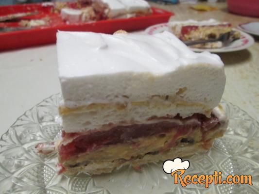 Krem torta sa jagodama