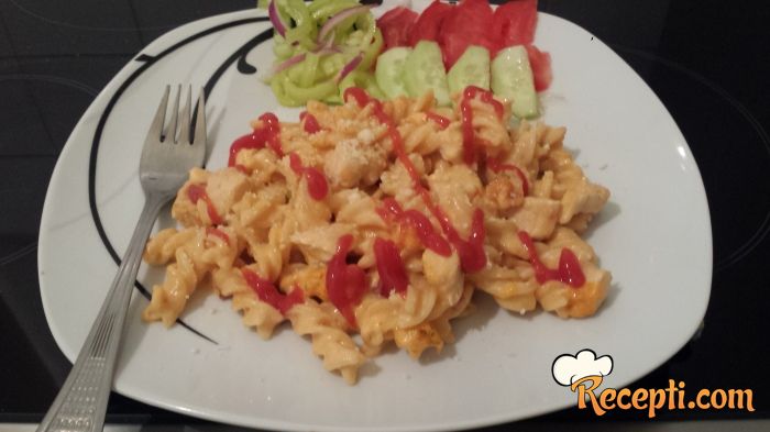 Fusilli sa piletinom