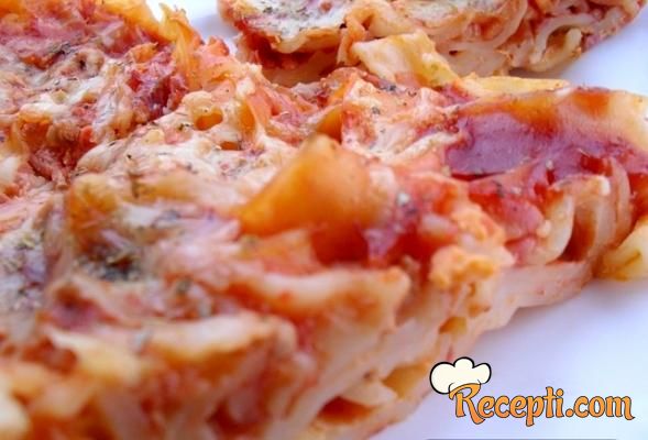 Pizza makarone (2)