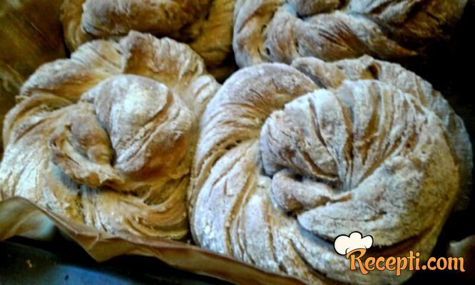 Lisnati hleb, od četiri vrste brašna