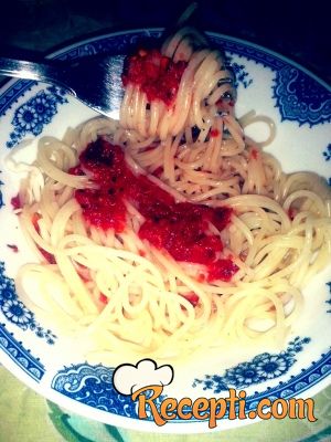 Špagete sa paradajz prelivom