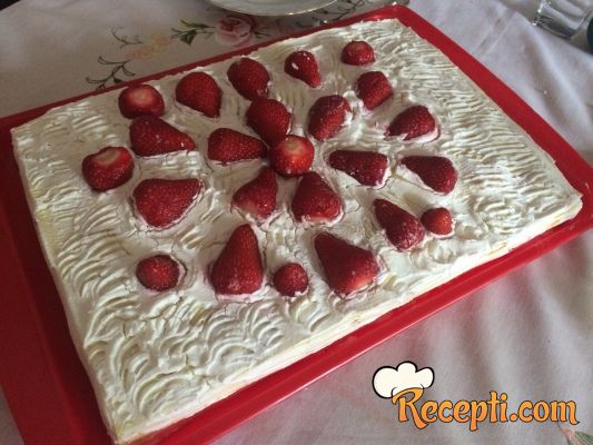 Voćna torta sa rozen koricama