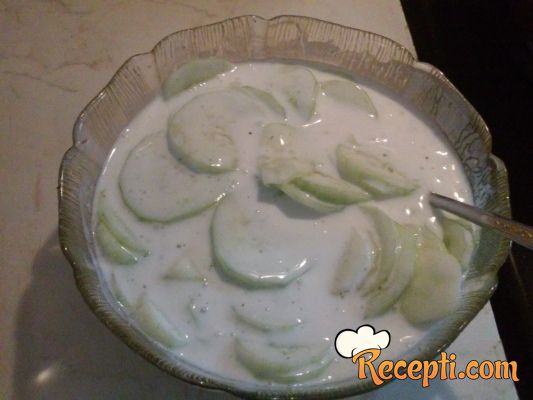 Tzatziki salatica