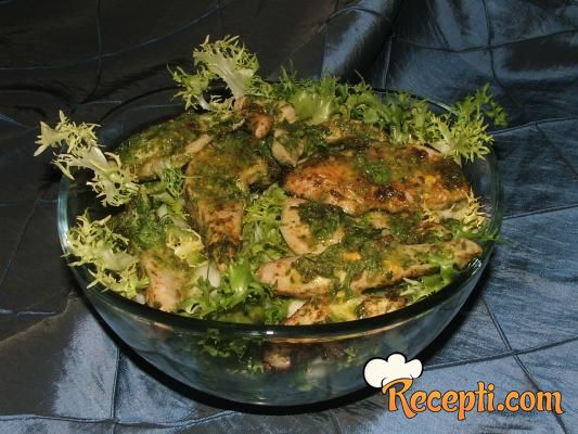Topla zelena salata sa piletinom