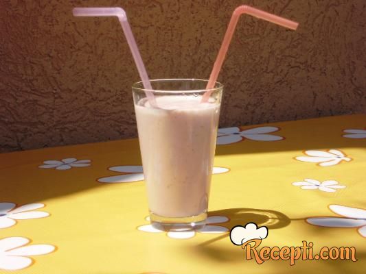 Smoothie-banana, maline, plazma