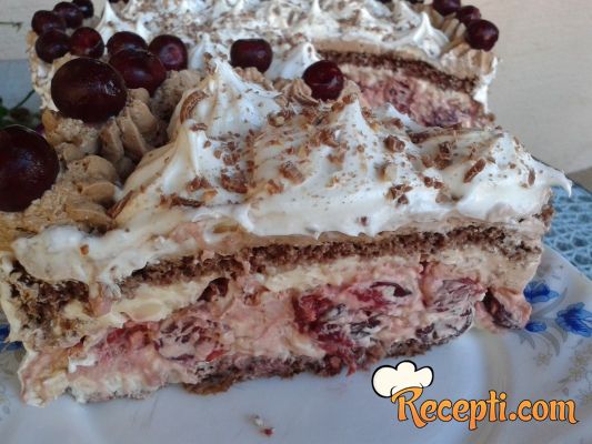 Čoko-karamel torta sa višnjama