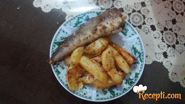 Pečeni krompir i riba