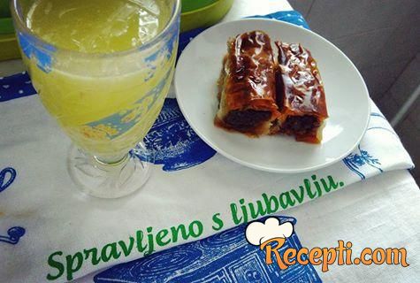 Rolovana čokoladna baklava