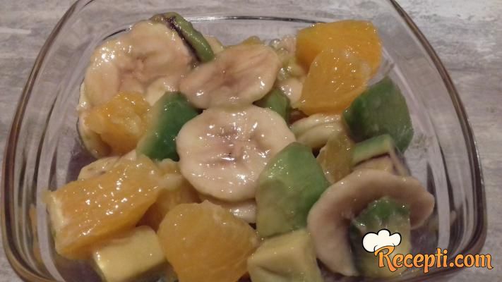 Salata od voća sa avokadom