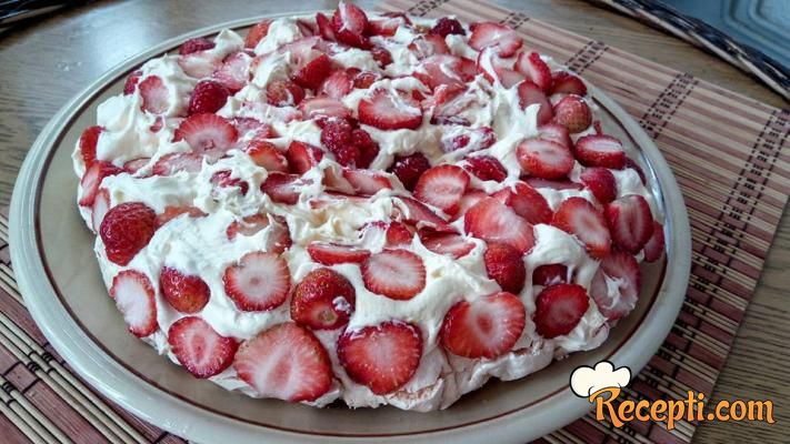 Pavlova torta