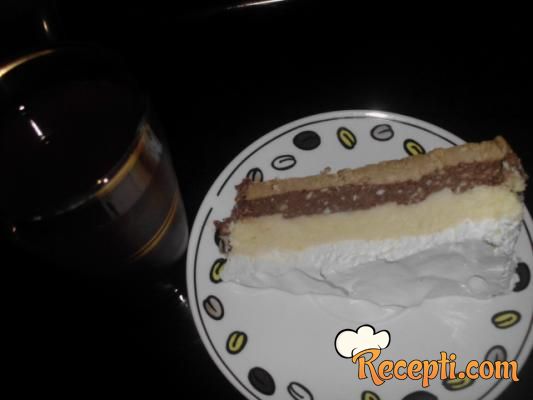 Nepečena krem torta sa lešnikom i kokosom