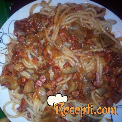 Špagete sa sosom od pečuraka