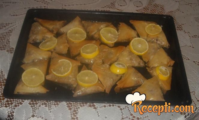 Posna trougao baklava