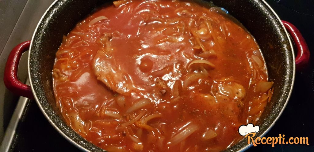 Kremenadle u paradajz sosu