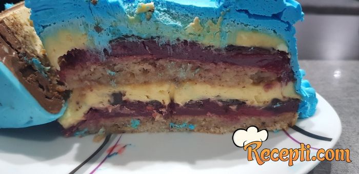 Voćna torta sa jagodama