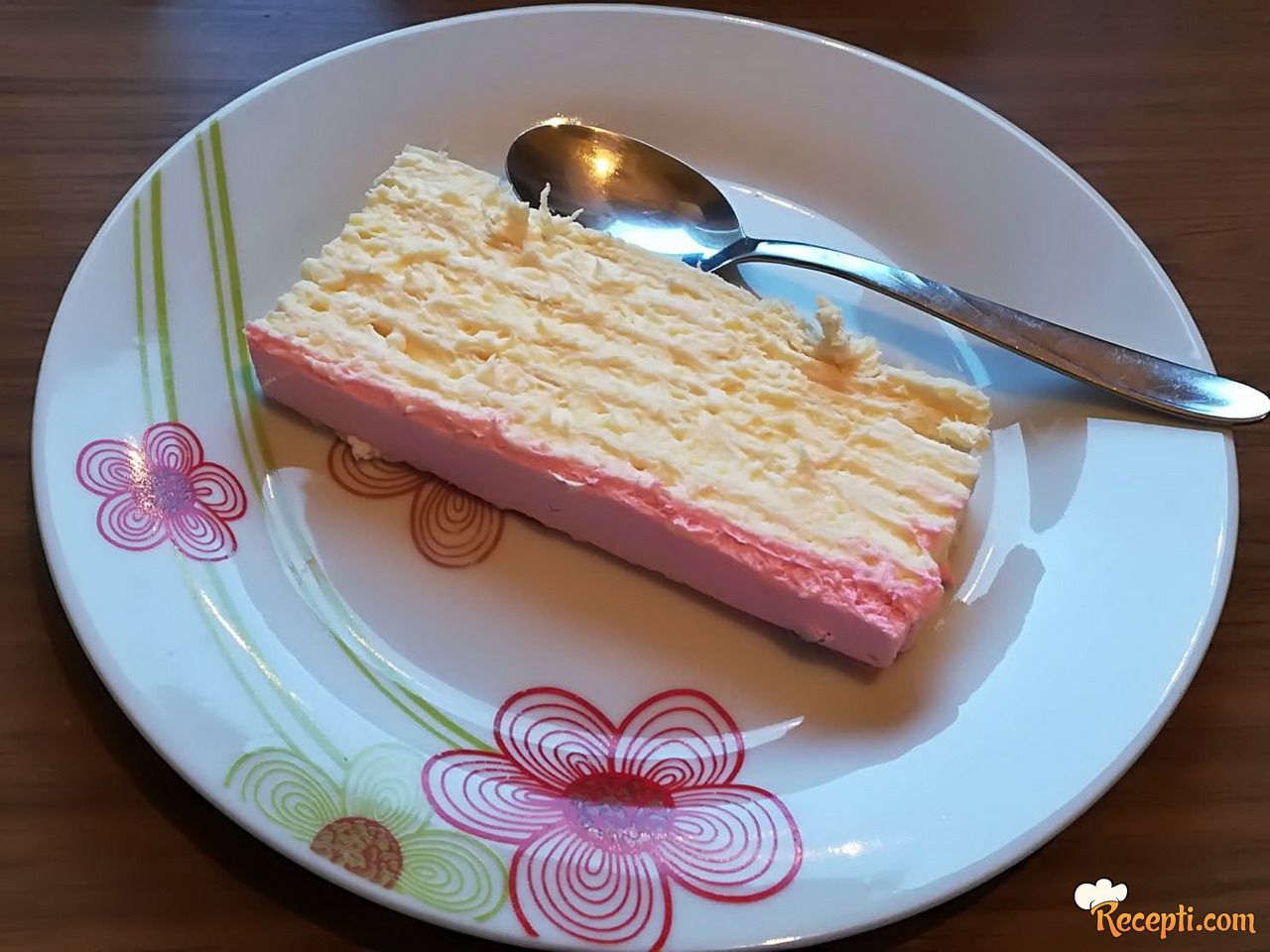 Bela rozen torta (2)
