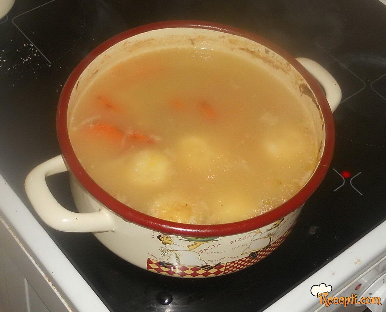 Domaća supa sa knedlama