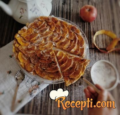 Starinski kolač sa jabukama
