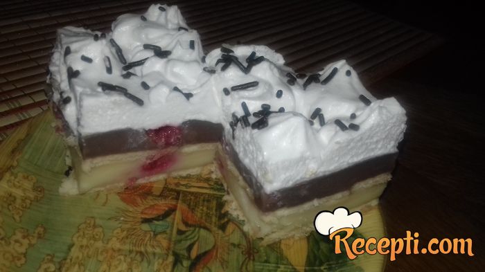 Puding malina kocke