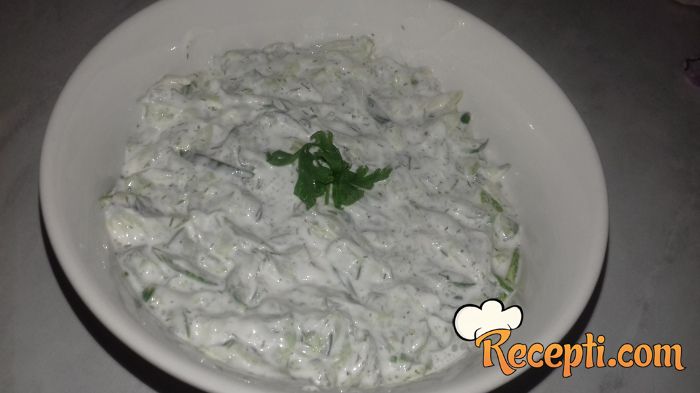 Tzakziki salata