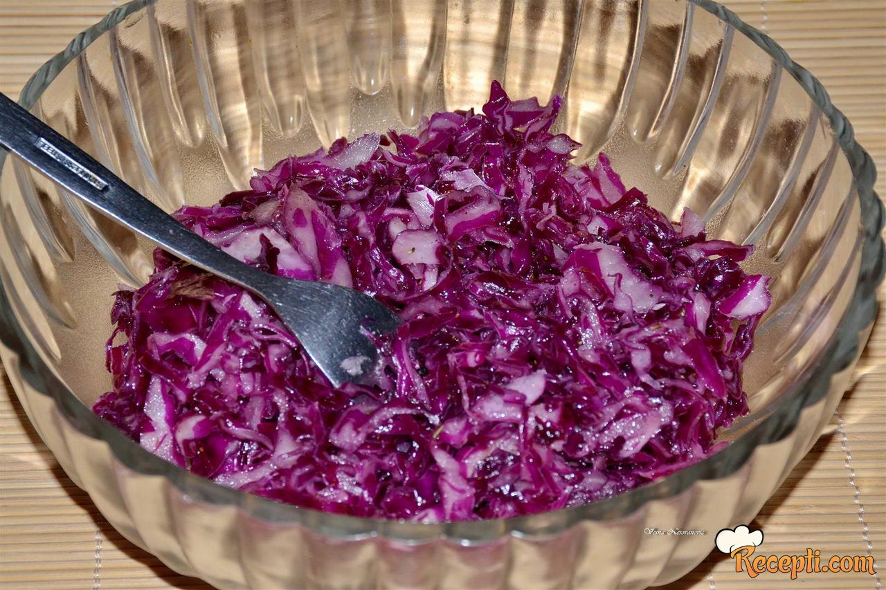 Salata od crvenog kupusa (2)