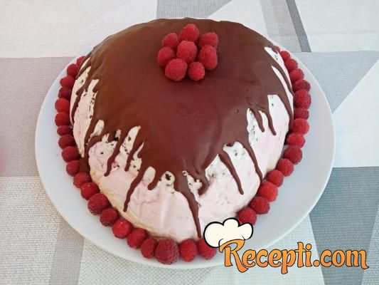 Grčka sladoled torta sa malinama