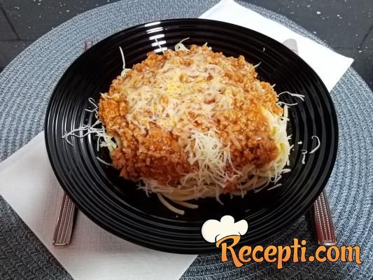 Špagete sa mlevenim mesom (2)