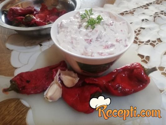 Salata sa pečeni paprikama