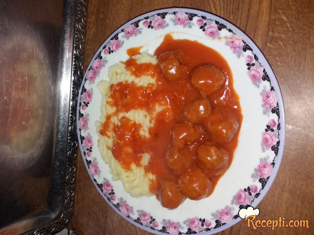 Ćufte u paradajz sosu (15)